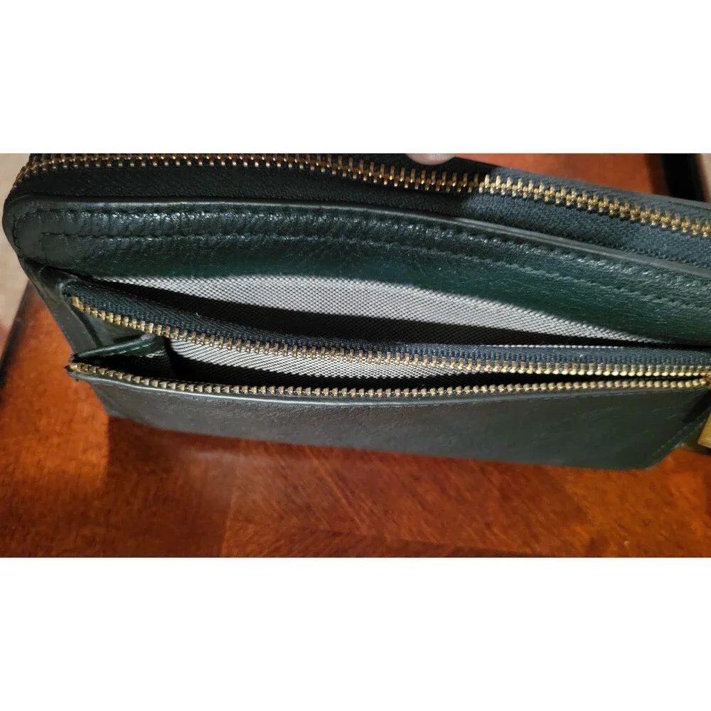 Fossil leather zip